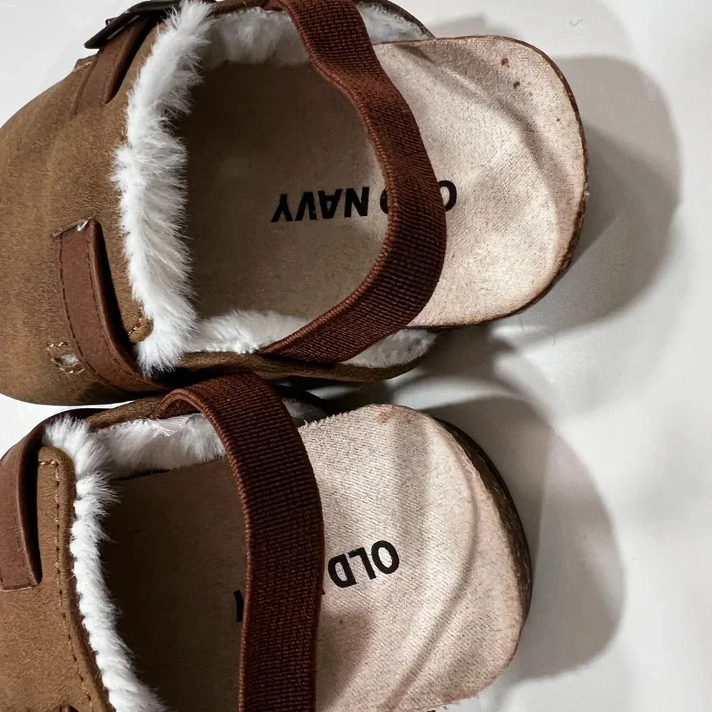 OLD NAVY Baby Slippers Super Soft Size 6-12M